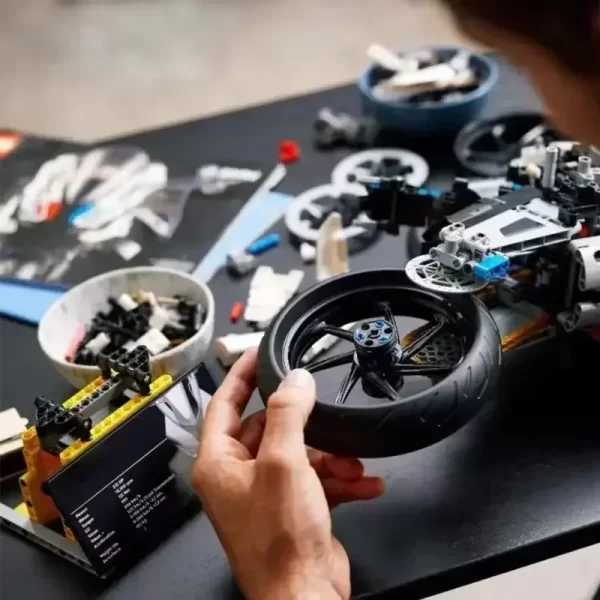 2025 blocs de construction de moto Simulation modèle de moto décoration modèle d'assemblage difficile jouet garçon créature éducative cadeaux – Image 6